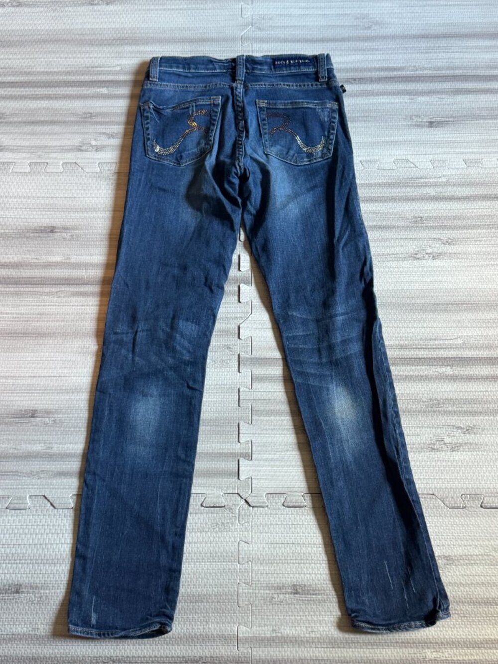 Rock & Republic Rhinestone Embellished "R" Back Pocket Low Rise Straight Jeans - Picture 3 of 3